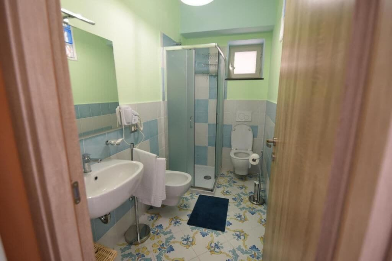 Bathroom 2, La Casa Dei Desideri, Napoli