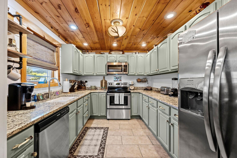 Private kitchen 5, Duck Duck Moose, Sevier