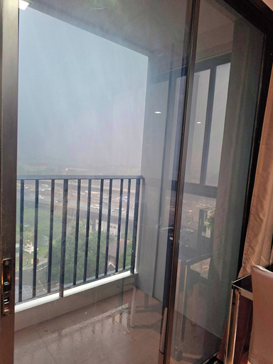 Balcony 2, Cozy 1 BR 40 Sqm Corner, 3 Mins to BTS Wutthakat, Chom Thong