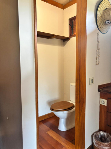 Bathroom, Green Lodge