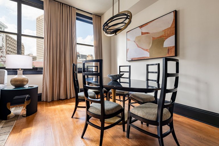 Room 5, 4BR Group Space for 16 Near Bourbon St The Mayfair, Orleans