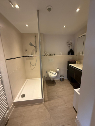 Bathroom 2, Kuzey Apartments, Ortenaukreis