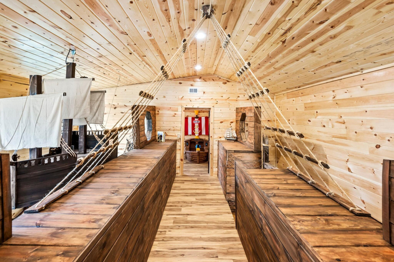 Sauna 2, Neverland, Sevier