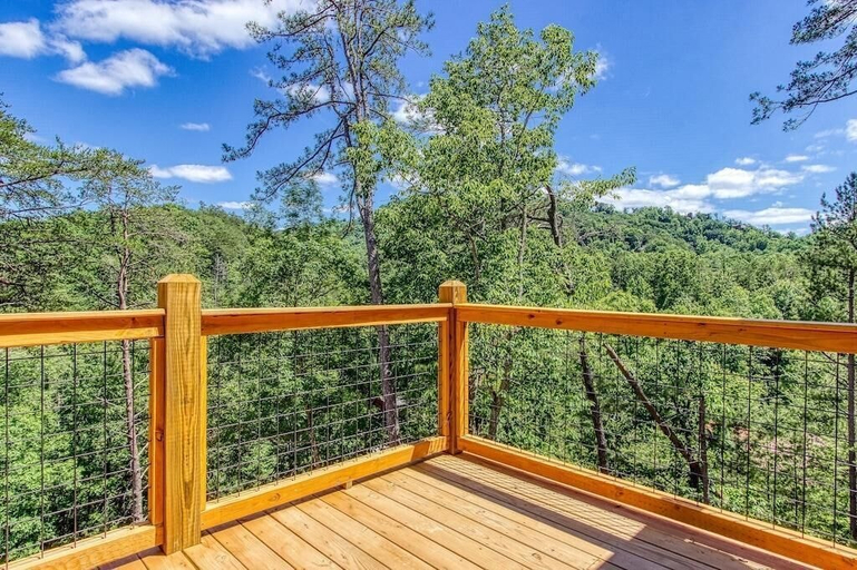 Property grounds 5, Smokey Peak Inn, Sevier