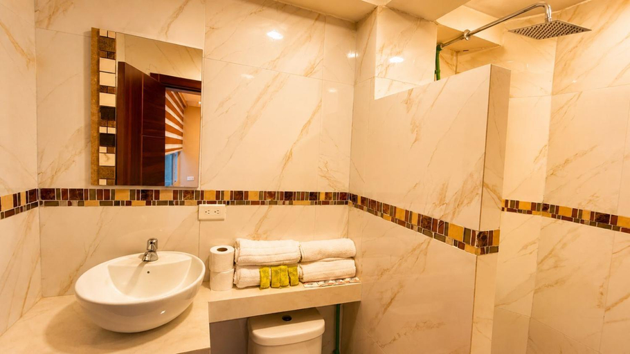 Bathroom 4, Hotel La Cumbre By Team Adventure, Baños
