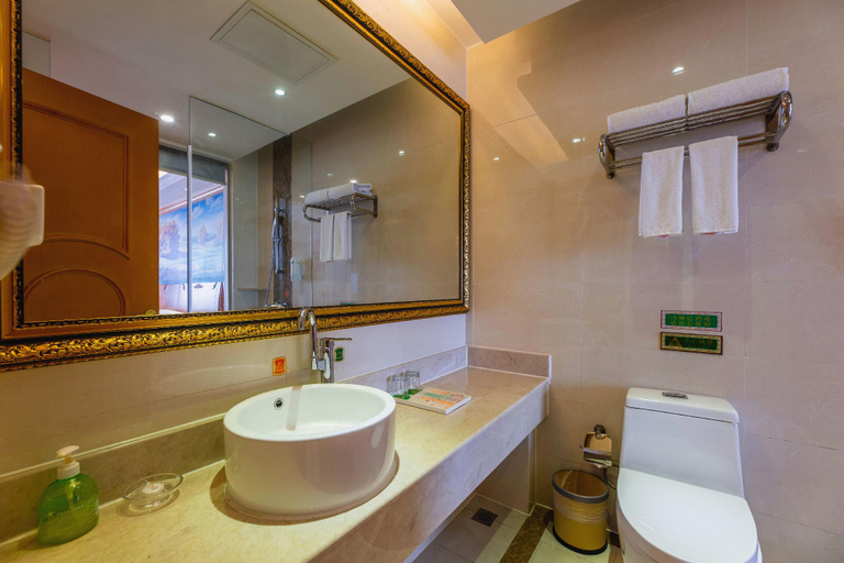 Bathroom 3, Vienna Hotel Hubei Macheng Cultural Town, Huanggang