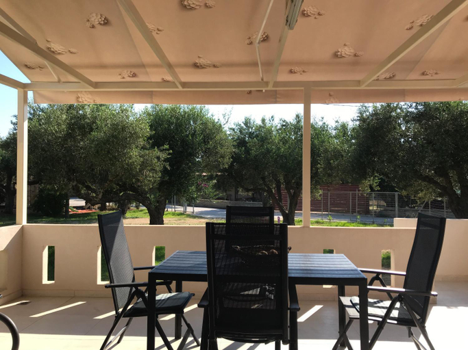 Food & Drinks, Arazzo Apartments, Ionian Islands
