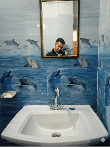 Bathroom 4, Yamuna pag pinewood hotel, Uttarkashi