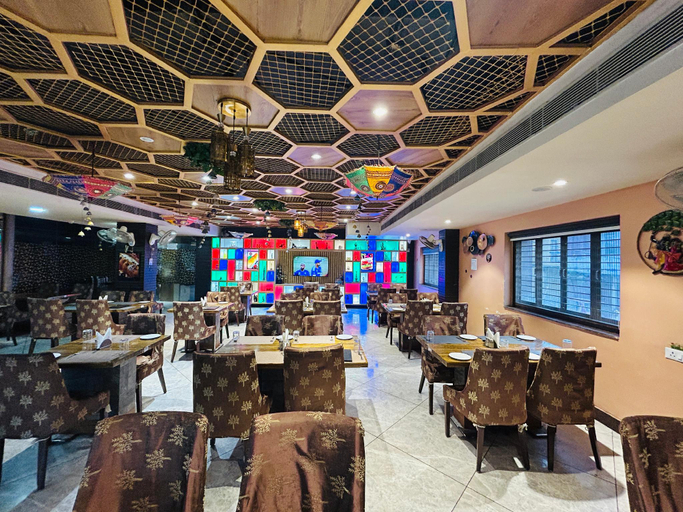 Food & Drinks 5, Mantra Regency, Gaya
