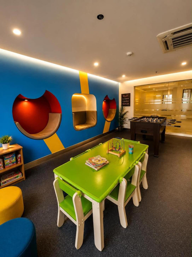 Food & Drinks, Greenbelt Hamilton Tower 1 - by ES Elite Suites, Makati City