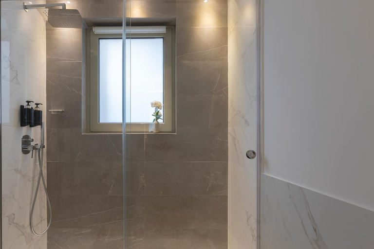 Bathroom 5, Palazzo Navona, Rome
