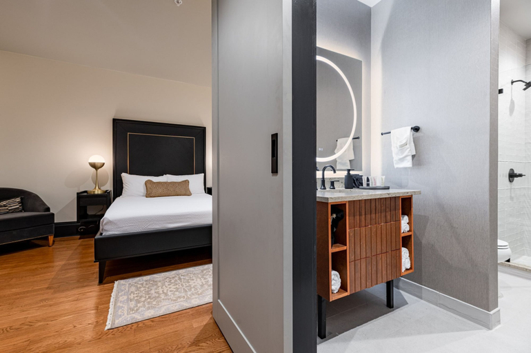 Room 3, 4BR Conjoined Group Unit on Canal Street The Mayfair, Orleans