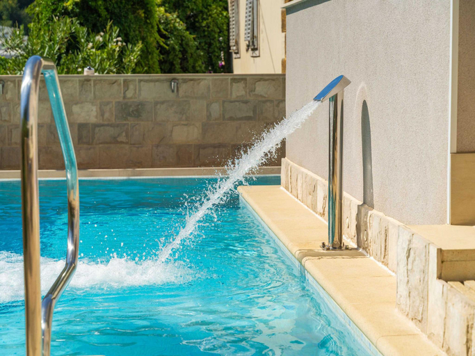 Sport & Beauty 2, Apartments Aura - Comfort Studio Apartment 1 with shared swimming pool, Dubrovnik