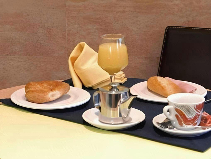Food & Drinks 5, Hotel Julia, Madrid