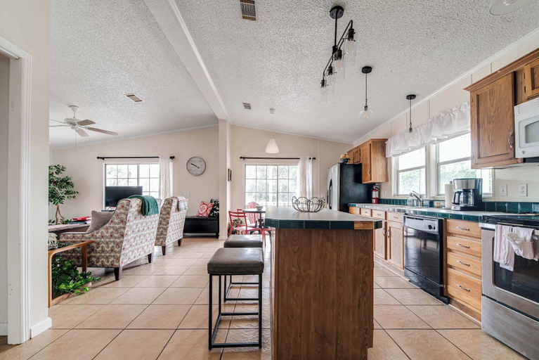 Private kitchen 5, Canyon Lake-sweet Retreat, Comal