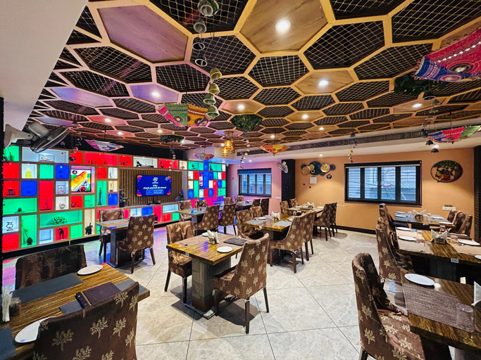 Food & Drinks 2, Mantra Regency, Gaya