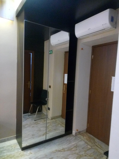 Others, Hotel Milazzo, Rome
