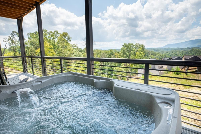 Outdoor spa tub, Serenity Awaits, Sevier