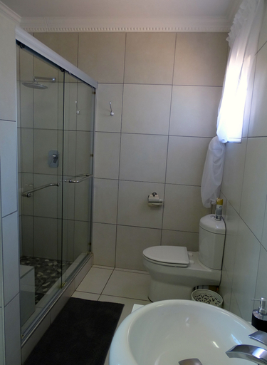 Bathroom 3, Eden Chalets, Windhoek Rural