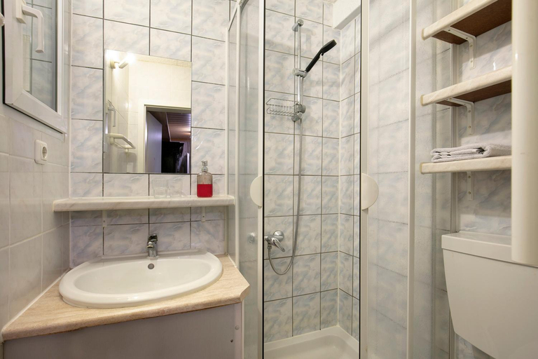 Bathroom 5, Hunziger's Zimmervermietung, Oberhavel