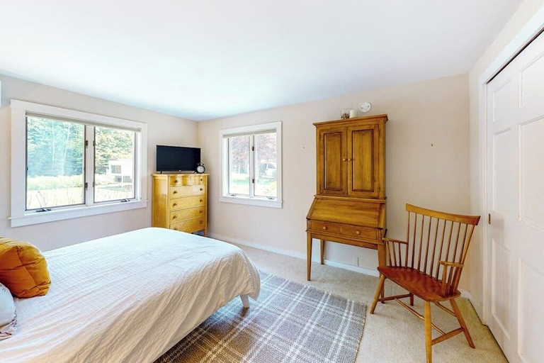Room 4, Dog-friendly Beach House With Wifi, Private Washer/dryer, Deck, Beautiful Views, Lincoln