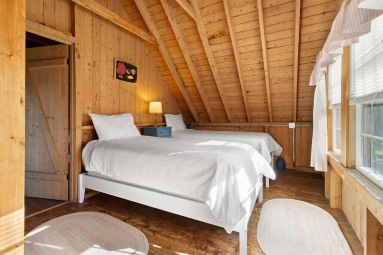 Room 2, Marshall Point Cottage, Classic 5-bedroom, Knox