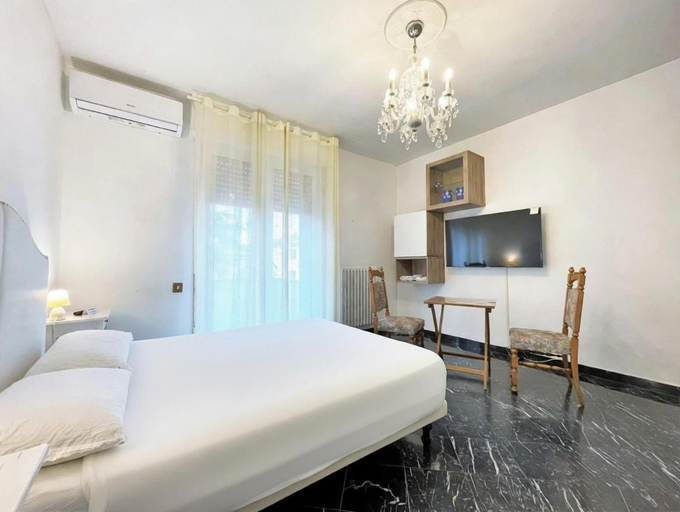 Bedroom 3, San Marco room, Pisa