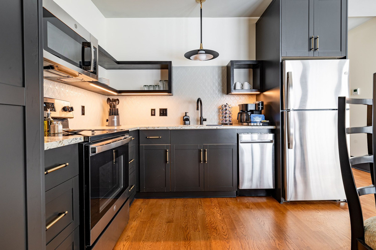 Room 3, 2BR Sweeping Downtown Views Walk to Bourbon The Mayfair, Orleans