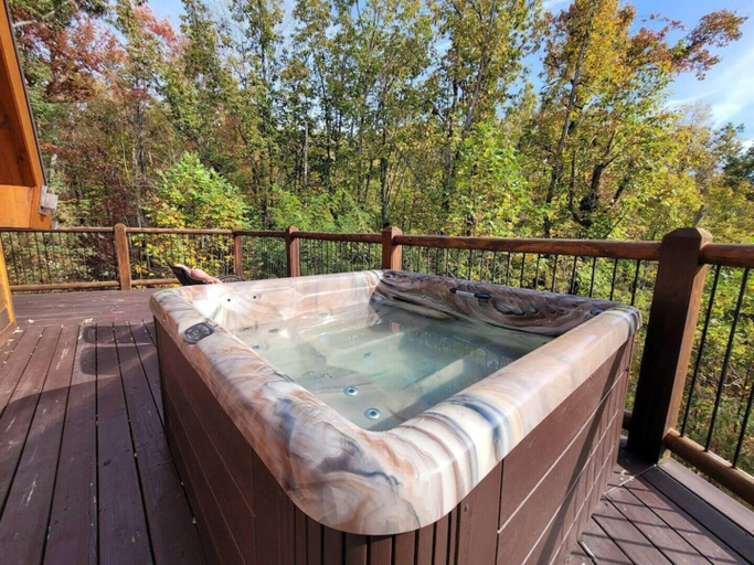 Outdoor spa tub 5, Z - Heaven in the Smokies 3, Sevier
