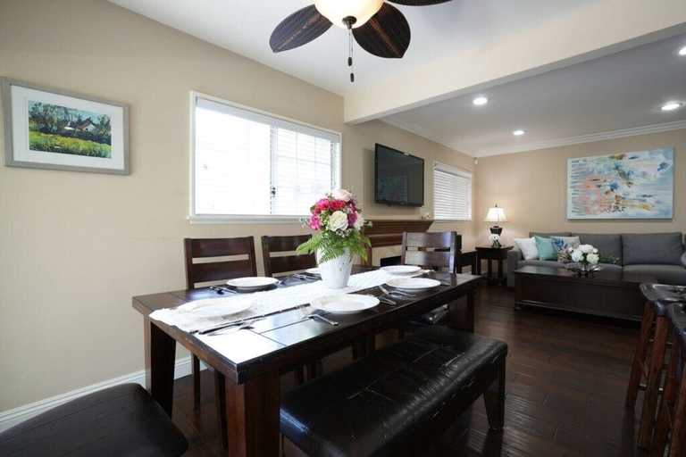 Others 5, Charming Anaheim Home 1/2 Mile Walk to Disney, Orange