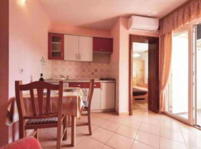 Dining room, Family Apartments Stefani, Vodice