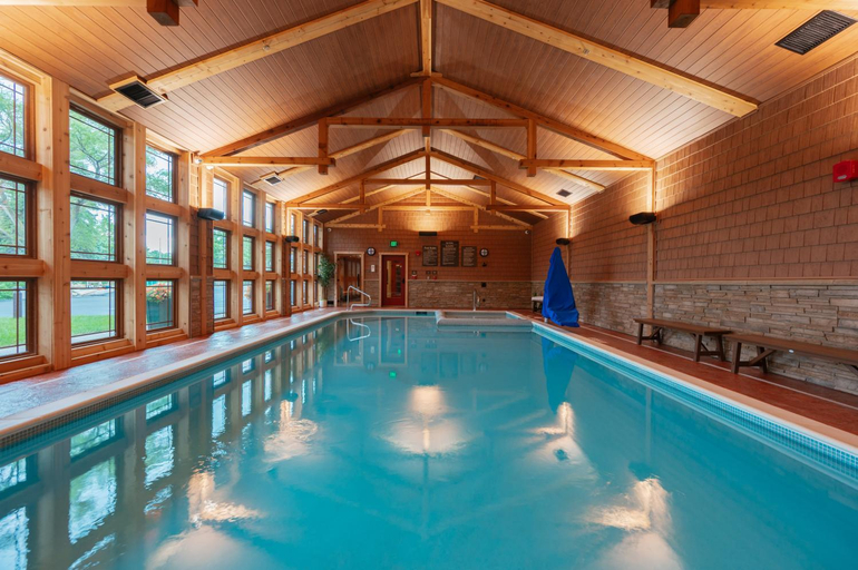 Sport & Beauty 2, Tamarack Lodge, Grand Traverse