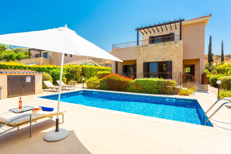 Others 3, Villa Fortuna