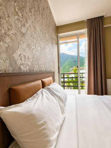 Bedroom 2, Sky Star, Kazbegi