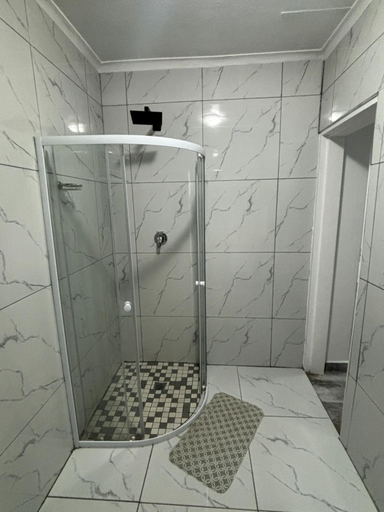 Bathroom 5, Randhart guesthouse, Ekurhuleni