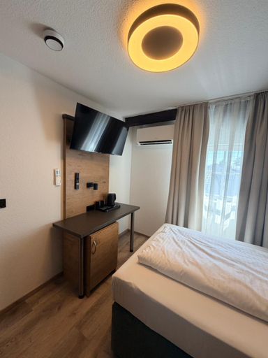 Bedroom 4, Boutique Hotel zum Ziel - Modern Stay near Basel, Lörrach