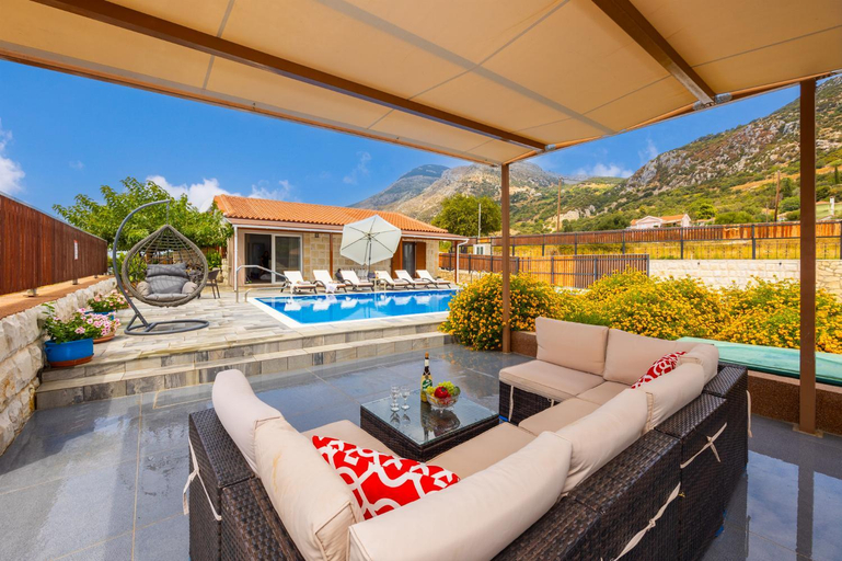 Others 2, Villa Reggina, Ionian Islands