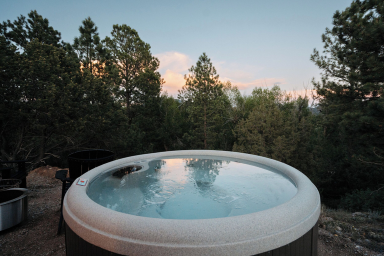 Outdoor spa tub 5, Colorado Basecamps, Chaffee