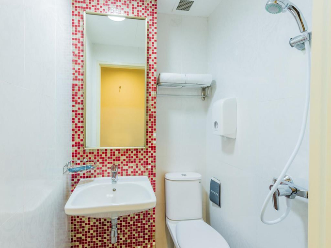 Bathroom 5, Hotel 81 Kovan, Singapura