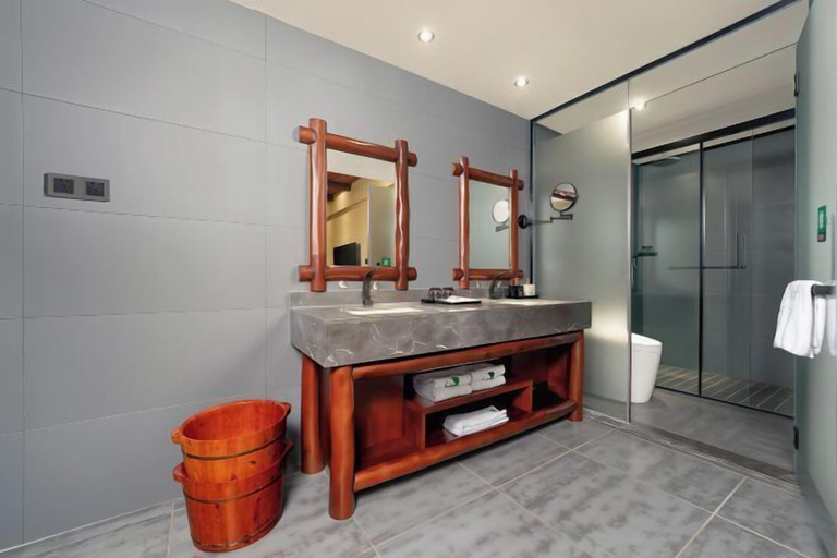 Bathroom 4, Cliff Hotel, Hechi