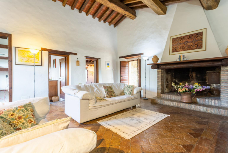 Others 3, Villa Caporlese Large Private Pool, WiFi, Terni
