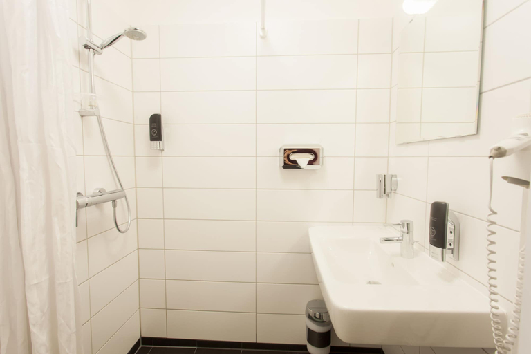 Bathroom 4, INA Boutique 072 Hamburg-St. Georg, Hamburg