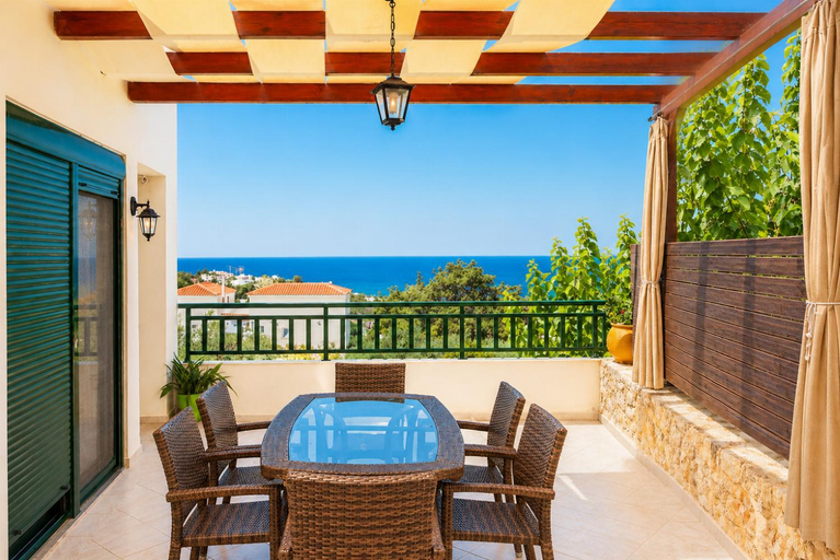 2, Villa Olive, Crete