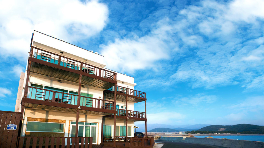 Exterior & Views 3, Pohang Sea Sure Pension, Pohang