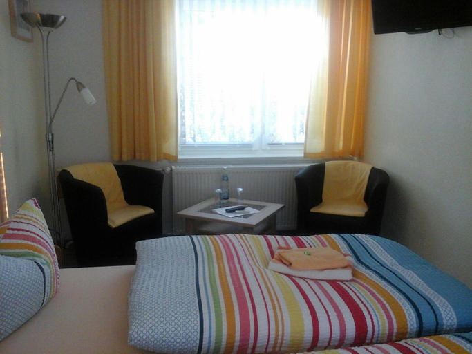 Bedroom 3, JaNettes Gastehaus, Rostock
