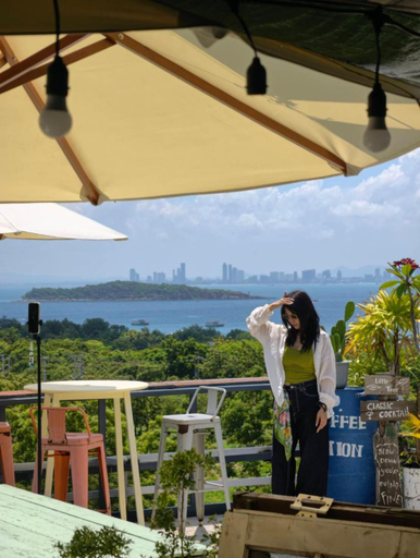 Food & Drinks 4, Baan Sahai Tone บ้านสหายโทน, Pattaya