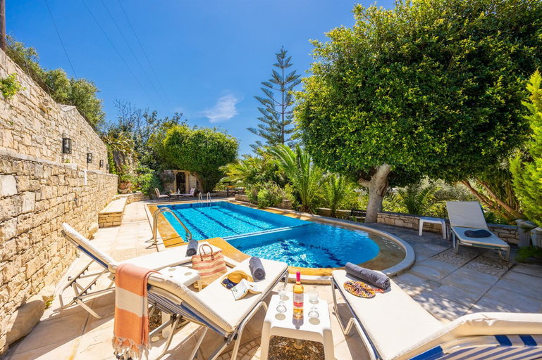 2, Villa Anta, Crete