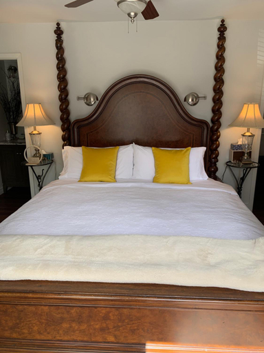 Bedroom, 33 On Gage Garden Suite, Niagara