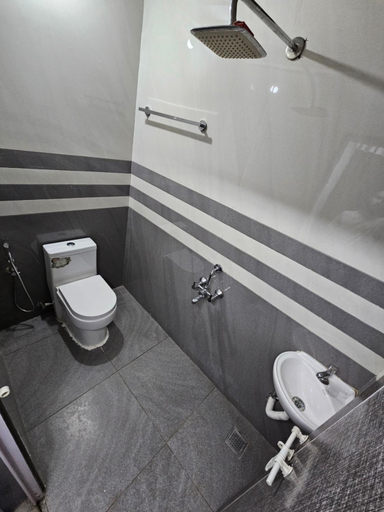 Bathroom 4, Krish Homestays, Idukki