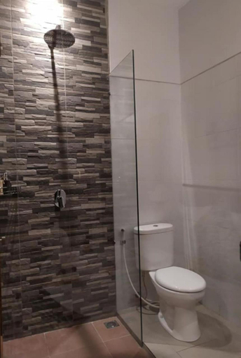 Bathroom 3, BatanTop Ubud guest house, Gianyar